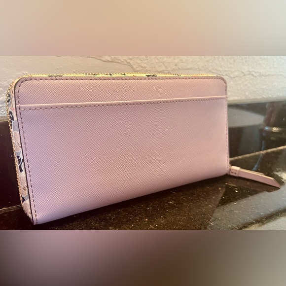 Kate Spade Lilac and Floral Wallet Like New Condition! - Picture 6 of 14